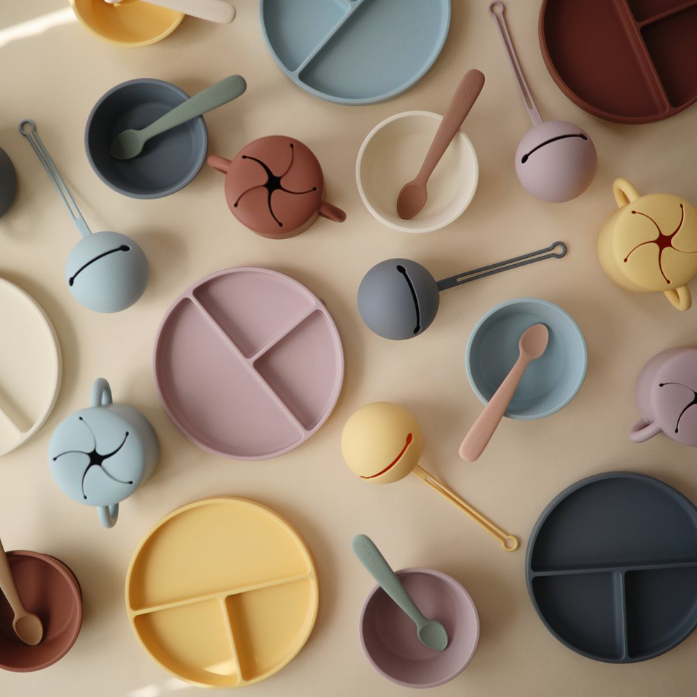 Mushie Silikon Teller mit Saugnapf Powder Blue