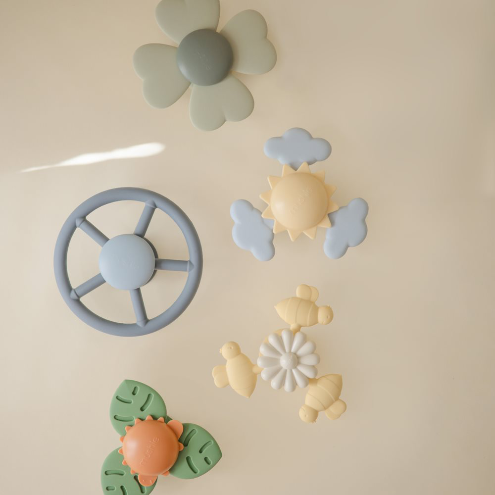 Mushie  Drehspielzeug mit Saugnapf 'Spinner' Bee - Online MY SNOWFLAKE