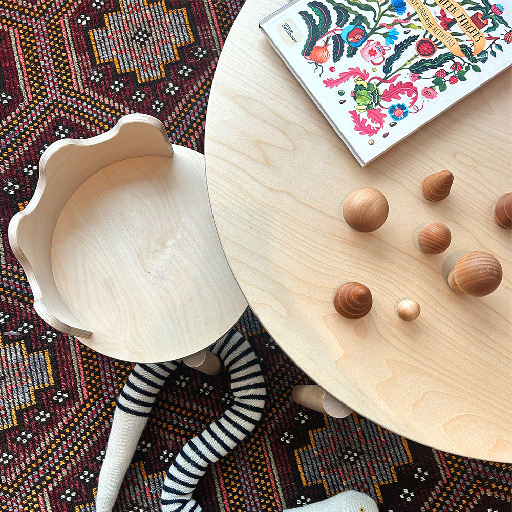 Oeuf NYC  Kindertisch 'Moss' Birke