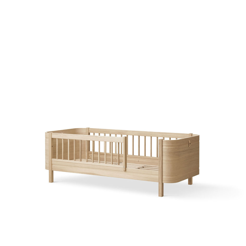 Oliver Furniture Conversion Kit Wood Mini+ Mid-high Loft Bed to Junior Bed Oak