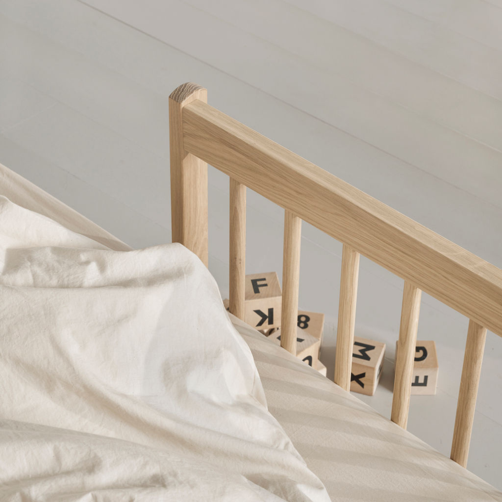 Oliver Furniture Conversion Kit Wood Mini+ Mid-high Loft Bed to Junior Bed Oak