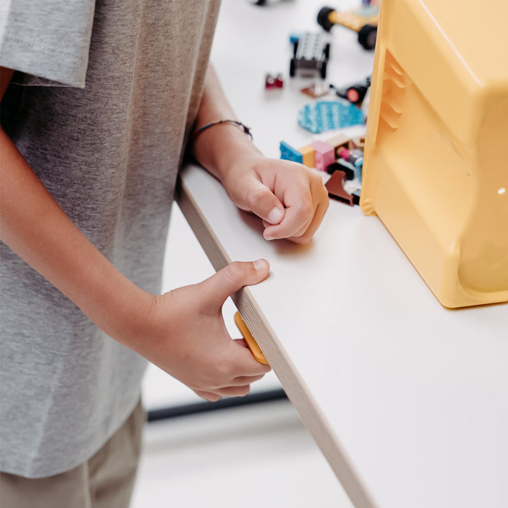 Poptop Höhenverstellbarer Kinderschreibtisch Weiss