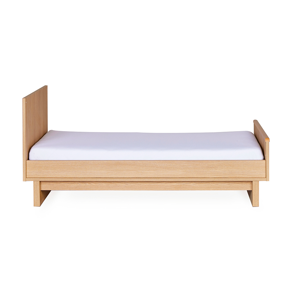 Quax Babybett- und Kinderbett 70 x 140 &#39;Kyo&#39; Honey Ash