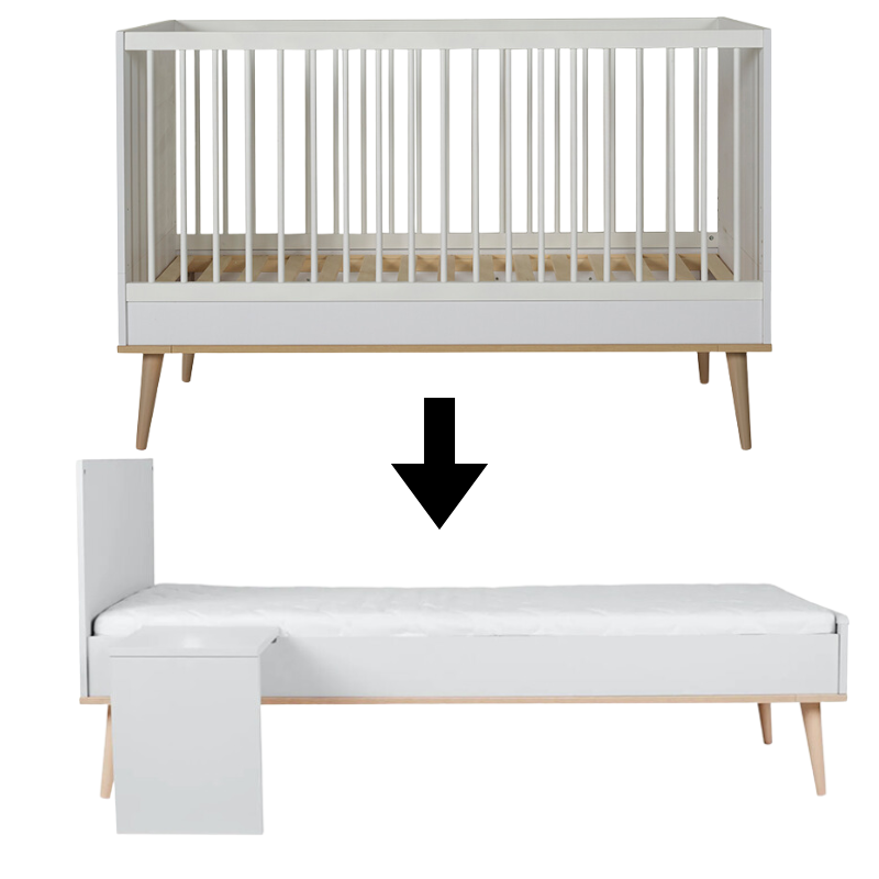 Babybett in Weiss und Juniorbett in Weiss mit Nachttisch von Quax.