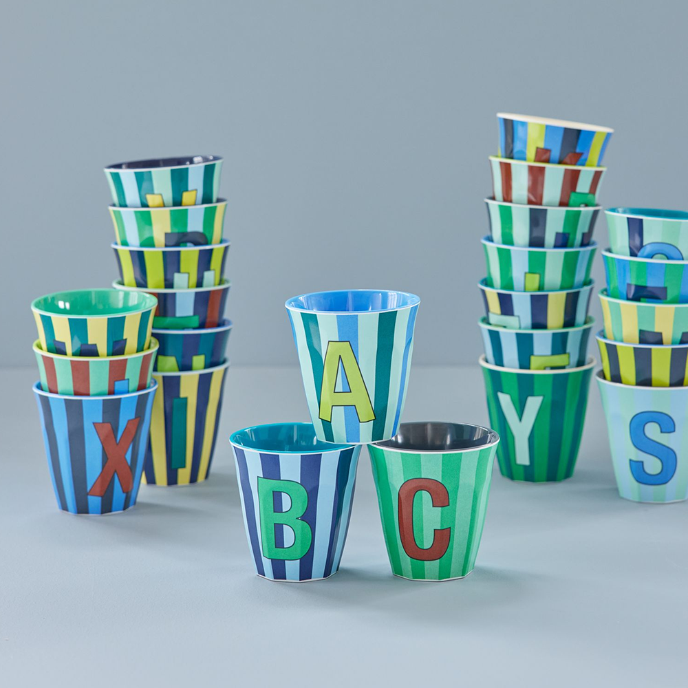 Rice  Melamin Becher Mittel 'Buchstabe M' Multicolor Stripes Green - Online MY SNOWFLAKE