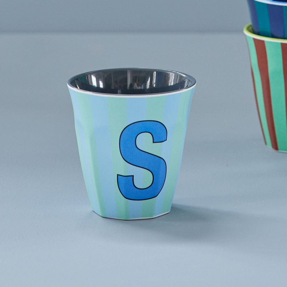 Rice  Melamin Becher Mittel 'Buchstabe S' Multicolor Stripes Blue - Online MY SNOWFLAKE