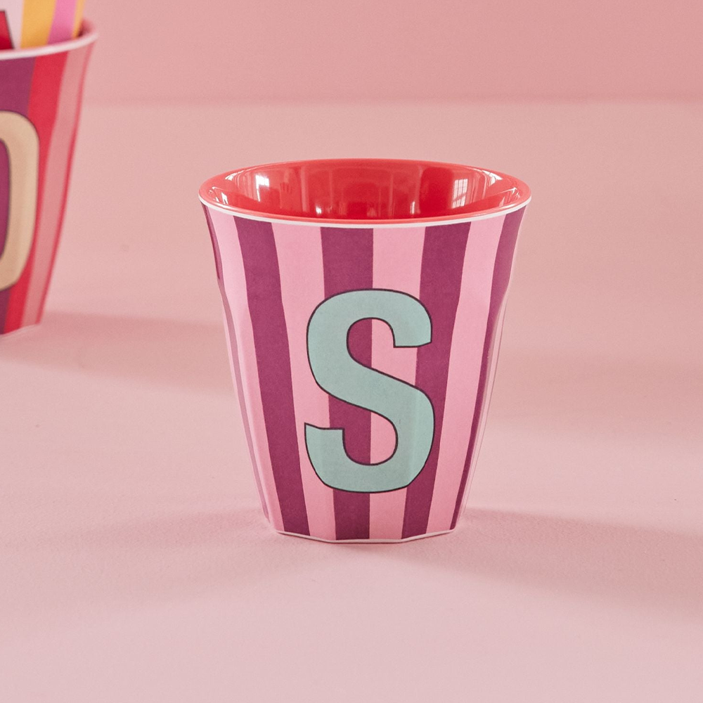 Rice  Melamin Becher Mittel 'Buchstabe S' Multicolor Stripes Pink - Online MY SNOWFLAKE
