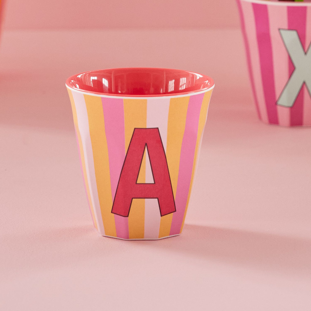 Rice  Melamin Becher Mittel &#39;Buchstabe A&#39; Multicolor Stripes Pink