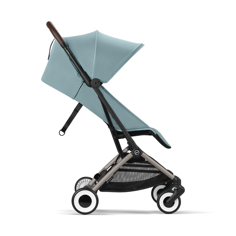 Cybex Orfeo in Stormy Blue, silbernes Gestell und Brauner Griff seitlich