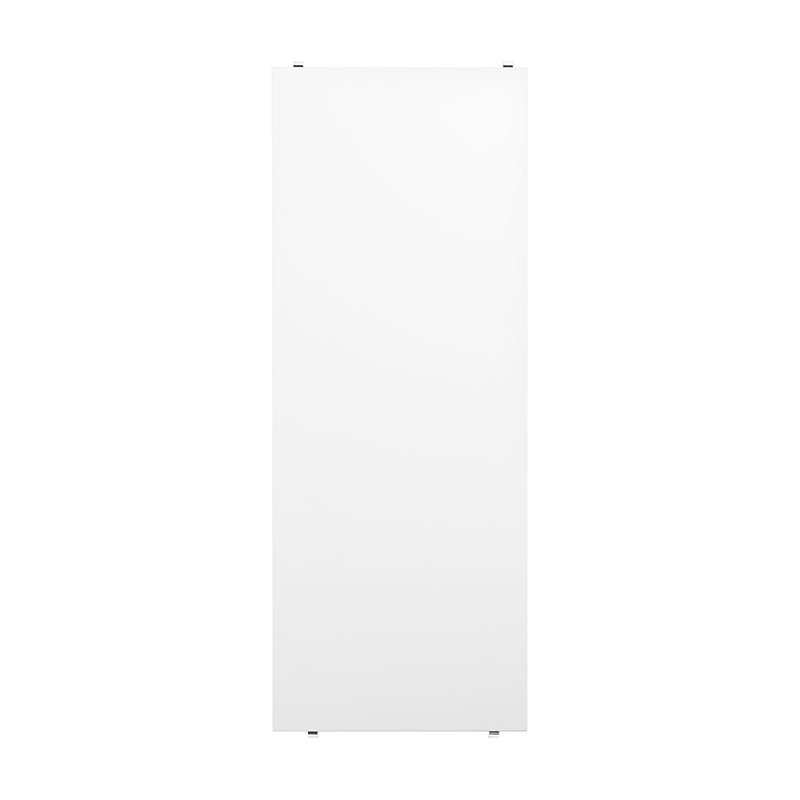 Regalboden in Weiss von String Furnitures. 