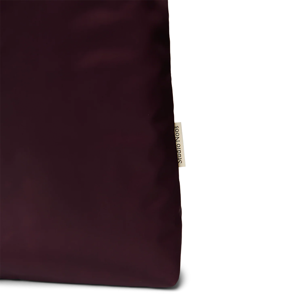 Studio Noos  Tragetasche 'Technical Puffy Mom Bag' Bordeaux