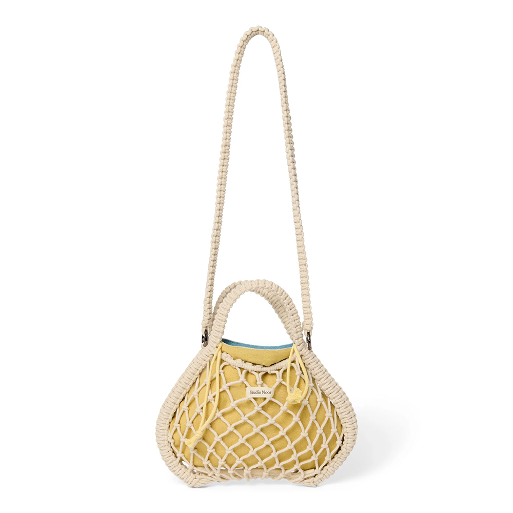 Studio Noos Macramé Handtasche mit wendbarer Innentasche in Blau-Gelb 'Mini Bag' Natural