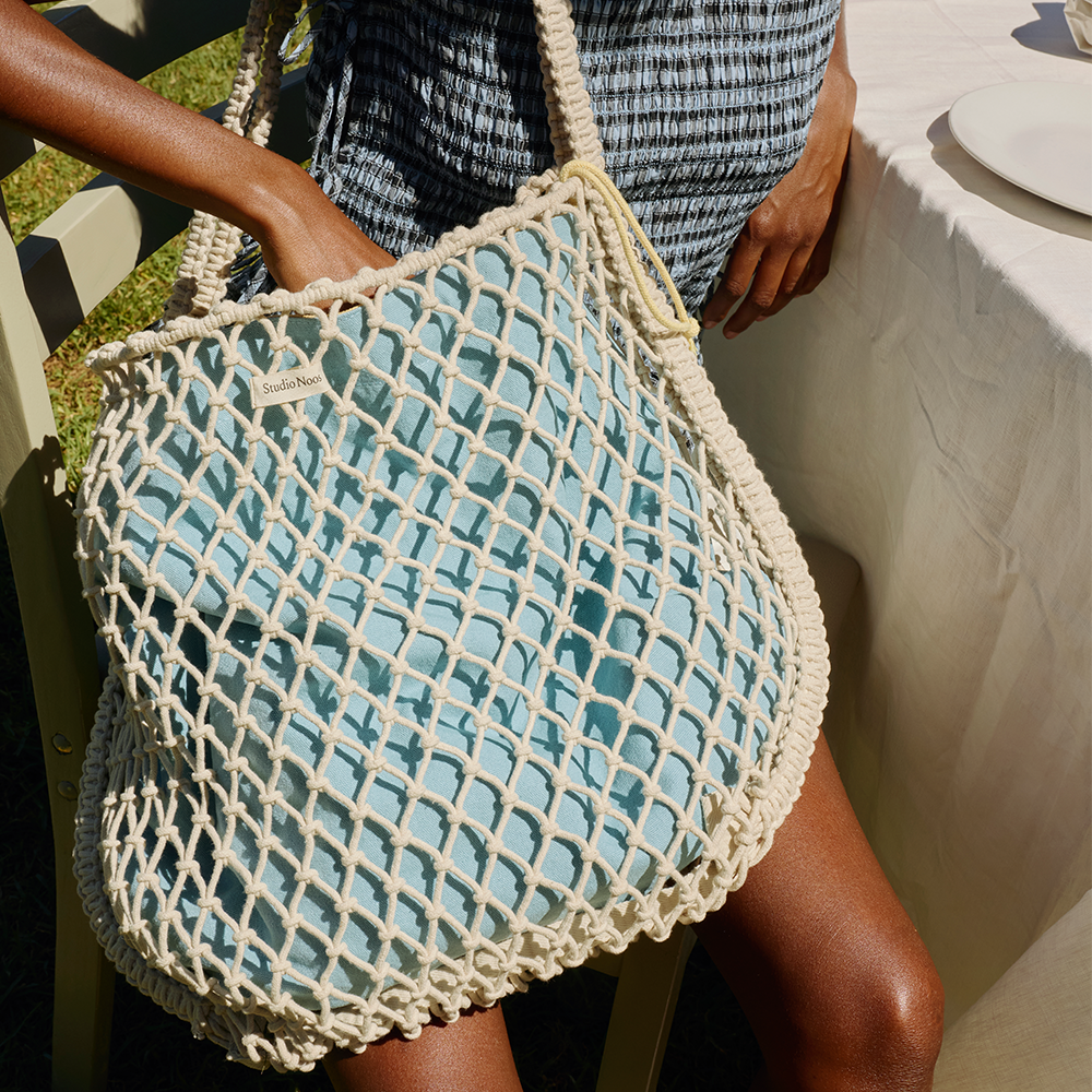 Studio Noos Sac cabas en macramé avec pochette intérieure réversible 'Mom Bag' Natural