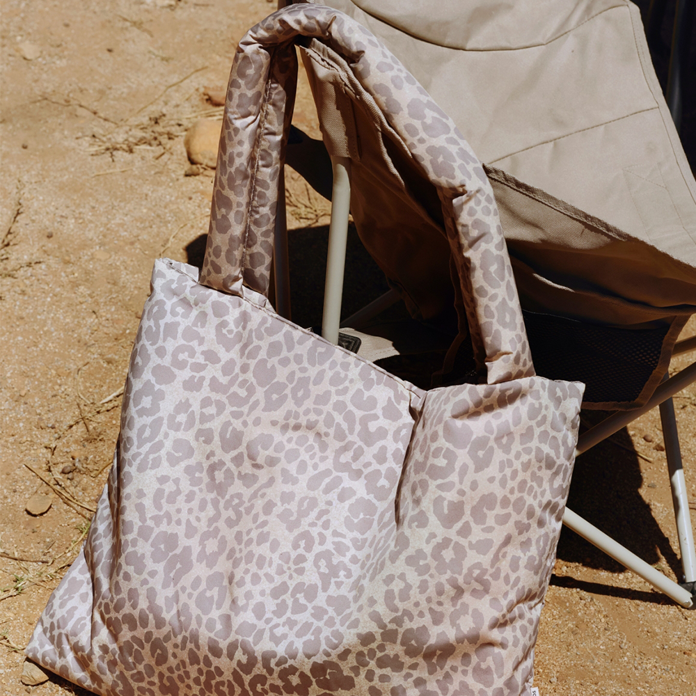 Studio Noos 'Puffy Mom Bag' Tote Bag Beige Leopard