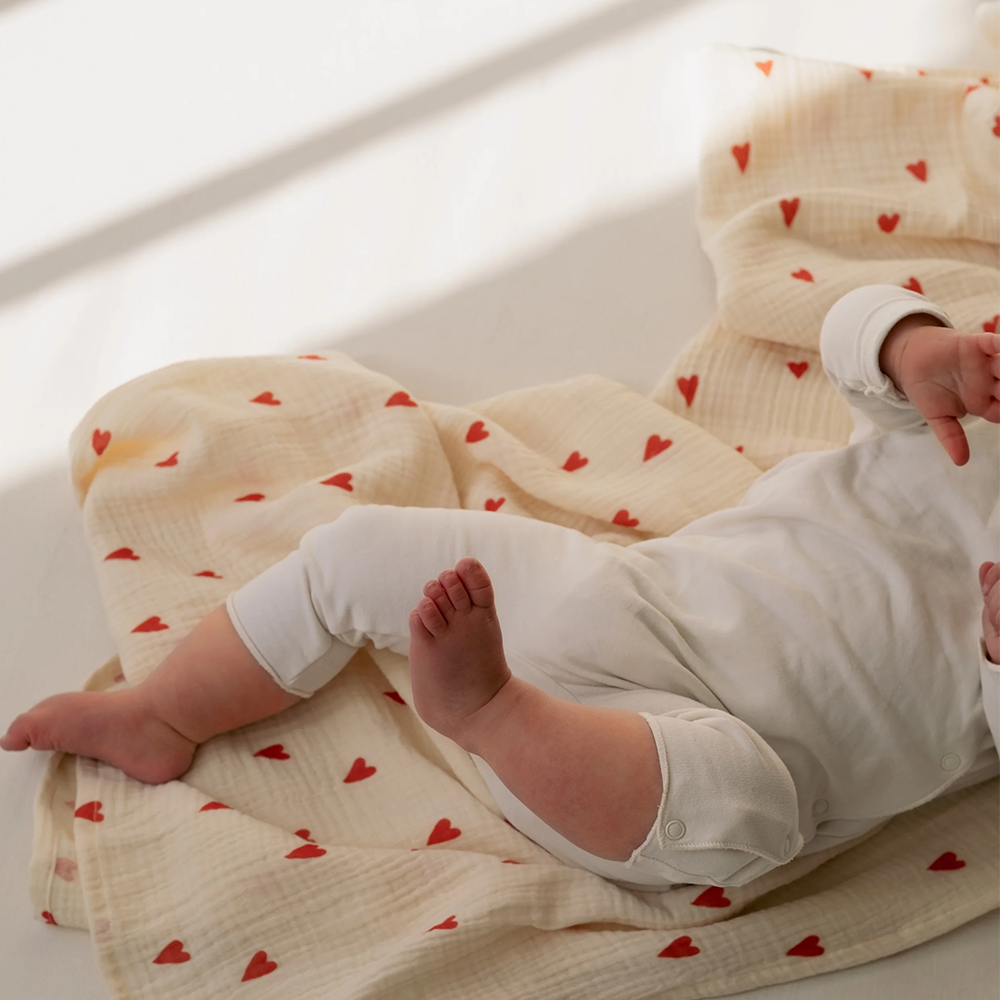Studio Noos Swaddle &#39;Hearts&#39; 120 x 120 cm Off White