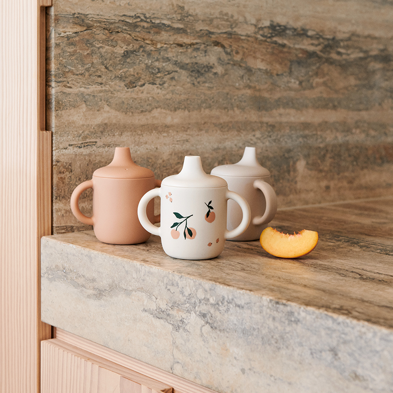 Liewood Silikon Trinkbecher &#39;Neil&#39; Peach/Sea Shell Mix