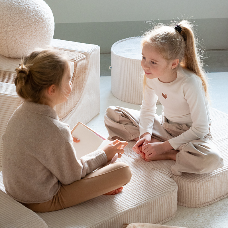 Wigiwama  Aufklappbarer Kindersessel  'Flip Chair'  Marshamllow - Online MY SNOWFLAKE