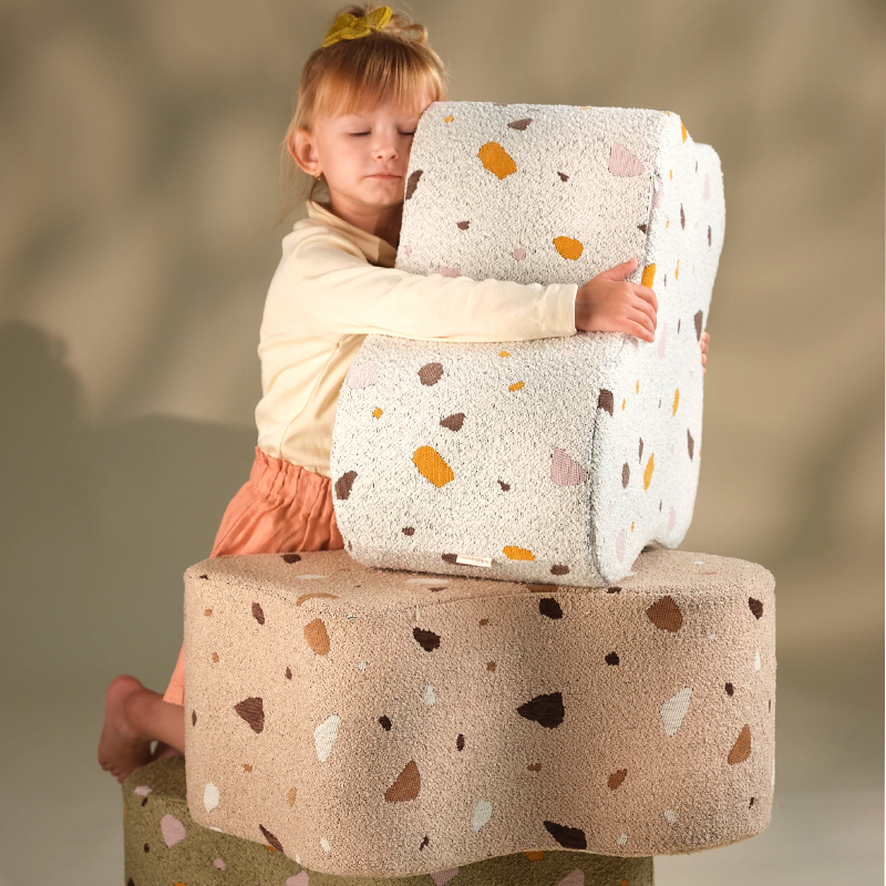 Wigiwama  Sitzhocker  &#39;Terrazzo Cloud&#39; Sand
