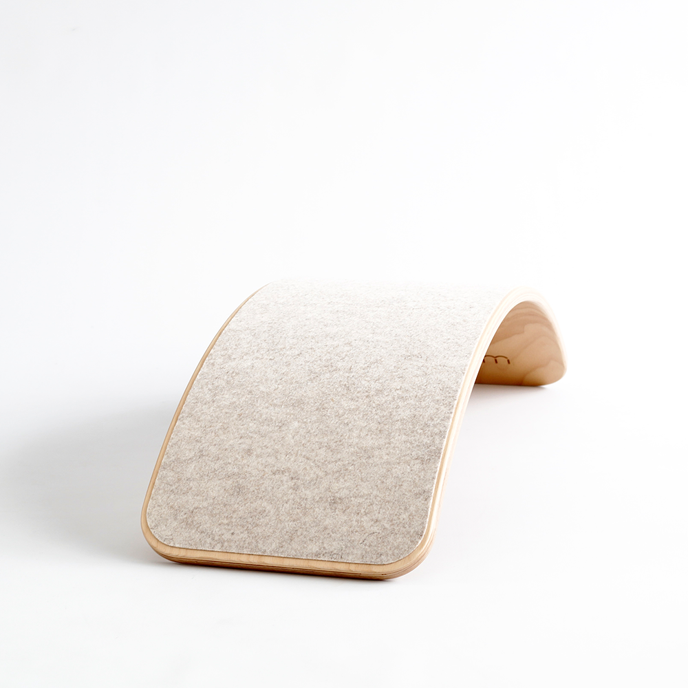 Wobbel  Original Balance Board transparent lackiert mit Filz  Wooly
