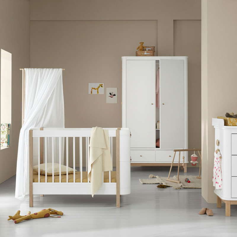 Oliver Furniture &lt;br/&gt; Wood Mini+ Babybett inkl. Umbauset Juniorbett &lt;br/&gt; Weiss/Eiche