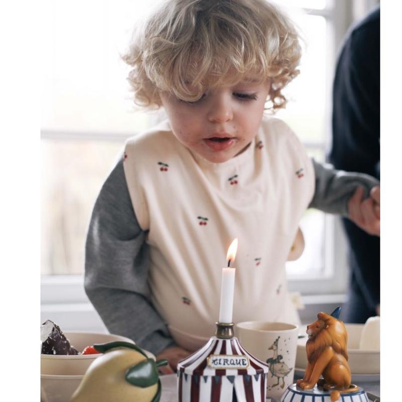 Konges Slojd I Geburtstagszug I Zirkus I Snowflake I Zürich I Schweiz ... Konges Slojd I Geburtstagszug I Zirkus I Snowflake I Zürich I Schweiz ...