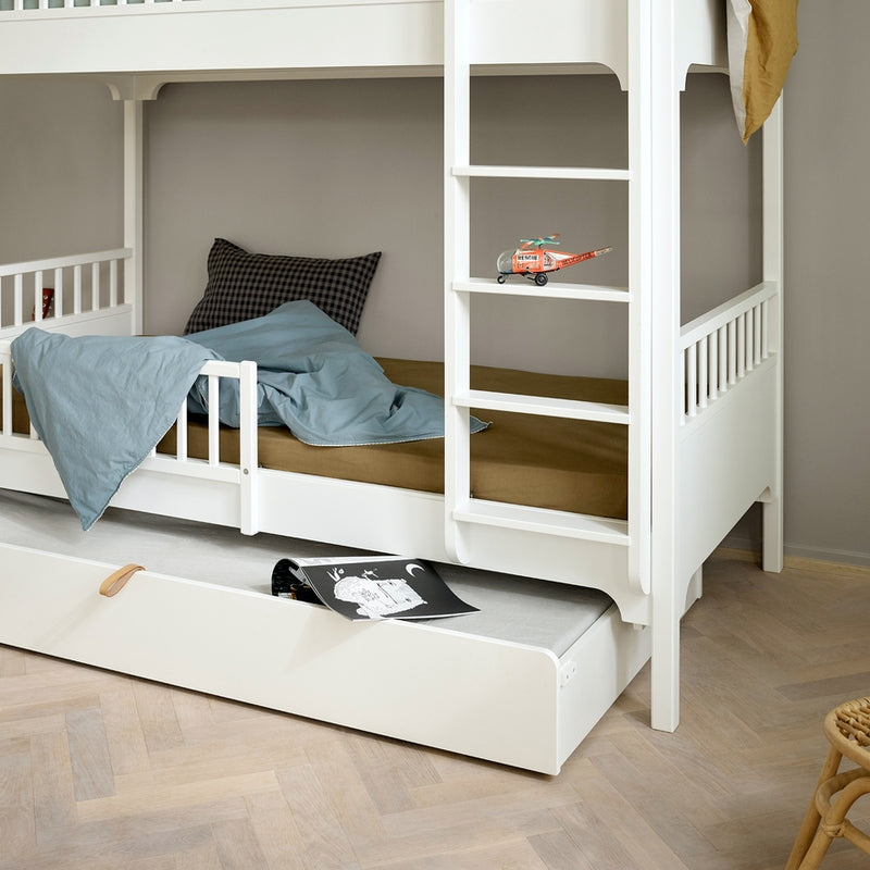 Oliver Furniture  Umbauset Seaside  Halbhohes Hochbett zum Etagenbett mit gerader Leiter  Weiss