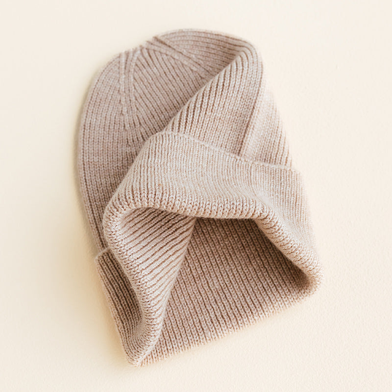 Hvid  Newborn Beanie Fonzie Sand