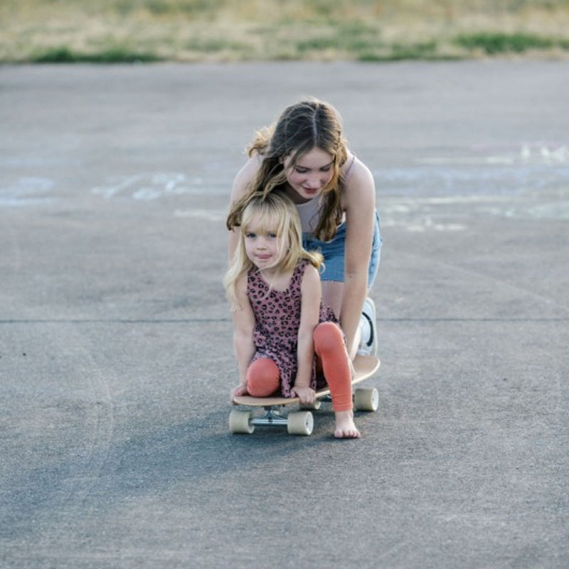 Nemo Boards Kinderskateboard im Giraffen-Design