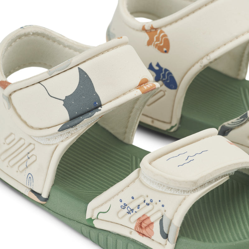 Liewood Kinder Sommersandalen in Grün mit Fischen