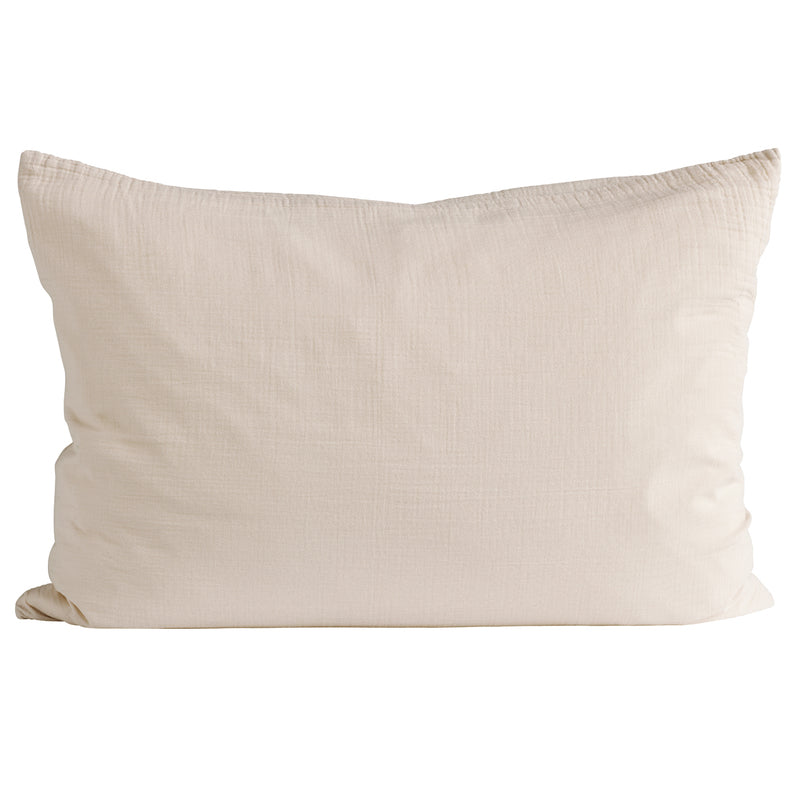 Sandfarbenes Kissen aus Baumwollgaze von Tine K Home
