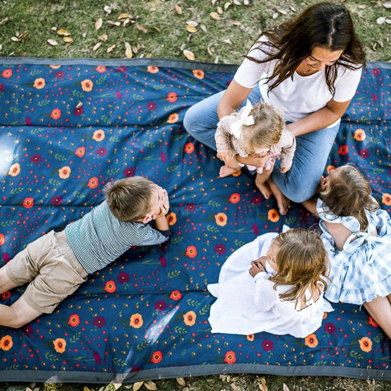 Little Unicorn  Picknickdecke Gross  Midnight Poppy