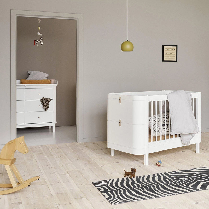 Oliver Furniture &lt;br/&gt; Wood Mini+ Babybett inkl. Umbauset Juniorbett &lt;br/&gt; Weiss